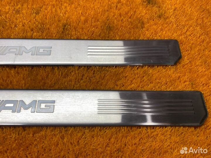 Накладка на порог салона Mercedes-Benz E-Class