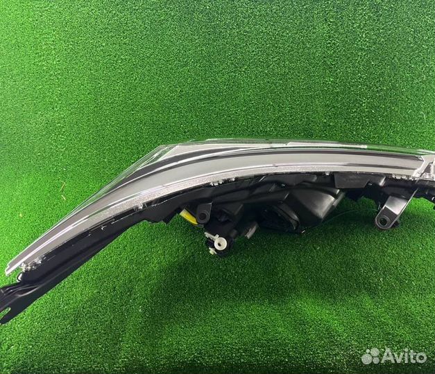 Фара левая Corolla 16-19