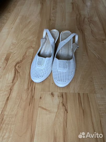 Туфли женские, босоножки