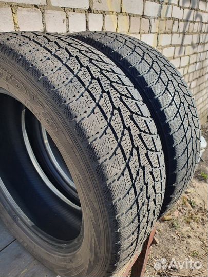 Toyo Winter Tranpath S1 215/60 R17 96