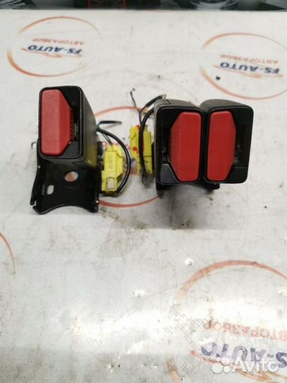 Замок ремня безопасности задний Volvo V60 2.0