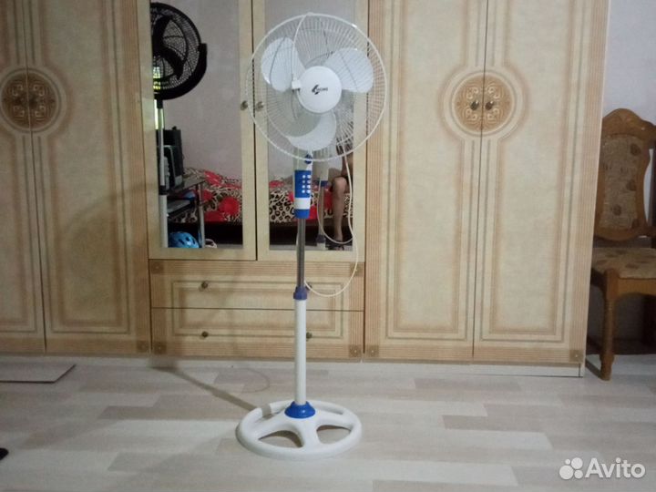 Вентилятор напольный новый
