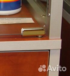 Петли, ручки и замочки для стеклянных дверок