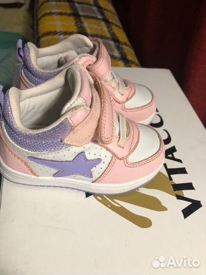 Кроссовки для девочки 20 размер бу
