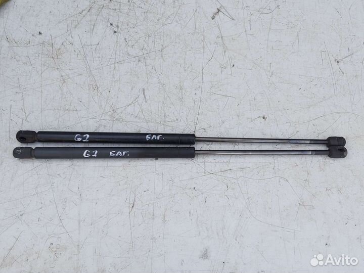 Газовые упоры багажника хетчбек 5 VW Golf 2