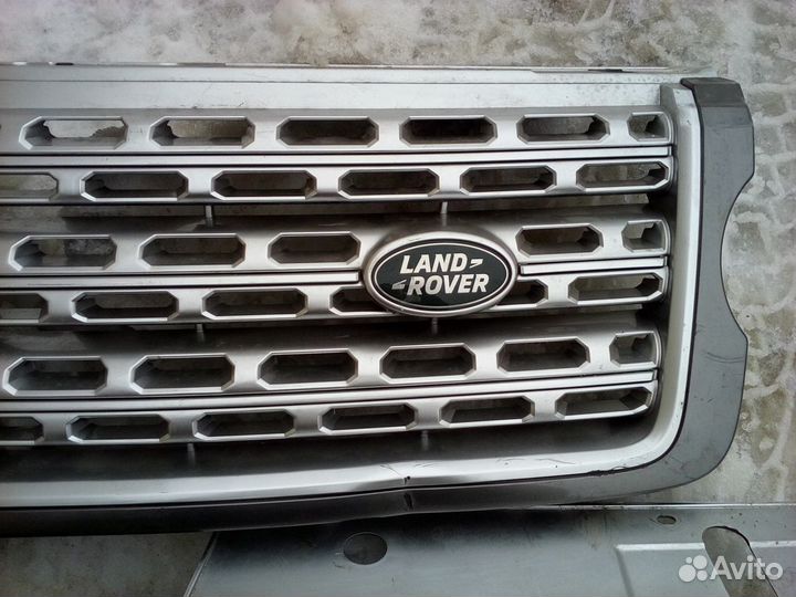 Range Rover 2013-17г L405 решетка радиатора дефект