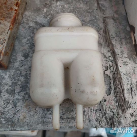 Бачок для тормозной жидкости