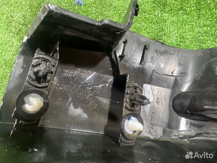 Накладка на порог наружная передняя правая Renault