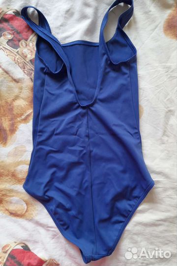 Купальник и бюстгальтер