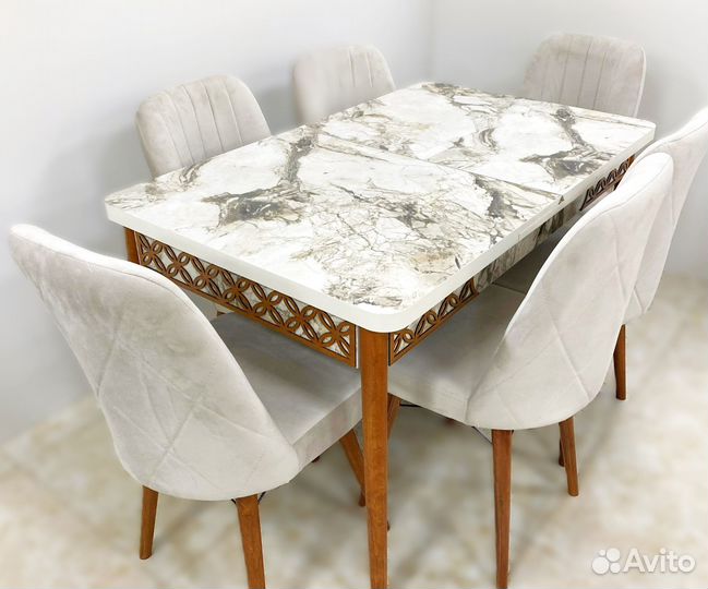 Кухонный стол и стулья