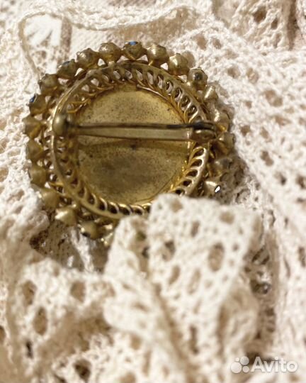 Чешская брошь