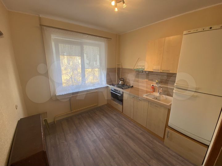 2-к. квартира, 53 м², 3/5 эт.