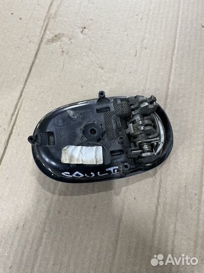 Ручка двери салонная правая Киа Соул 2