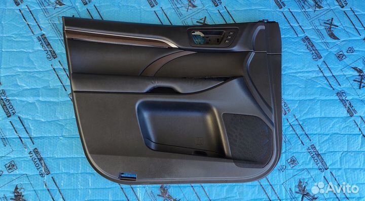 Обивка водительской двери Хайлендер 2013-2016