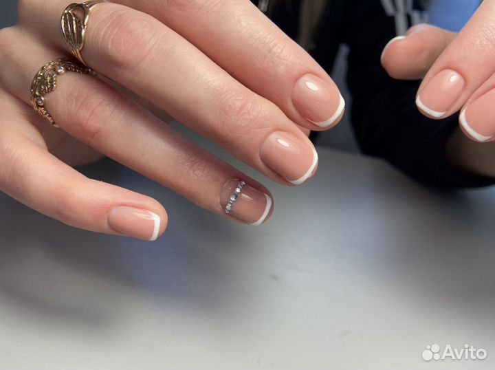 Наращивание ногтей, маникюр, педикюр. Покрытие гел