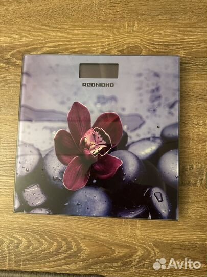 Весы напольные Redmond