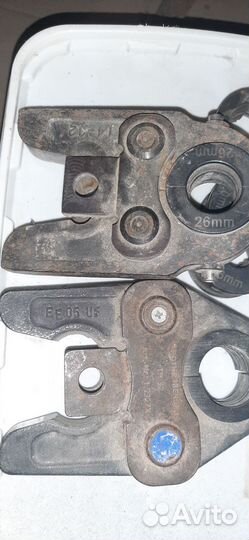 Клешна универсальная металлопластик