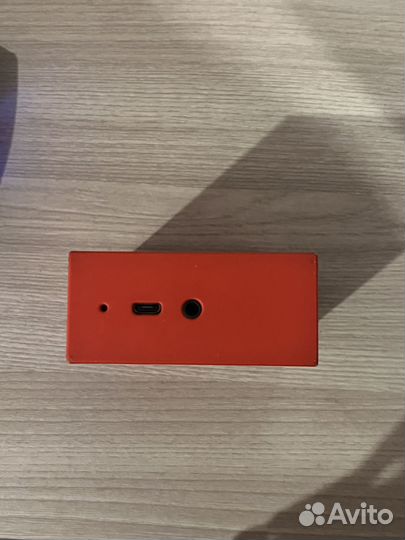 Портативная колонка jbl