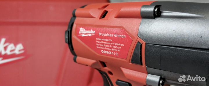 Гайковерт аккумуляторный Milwaukee 850N.M 6Ah