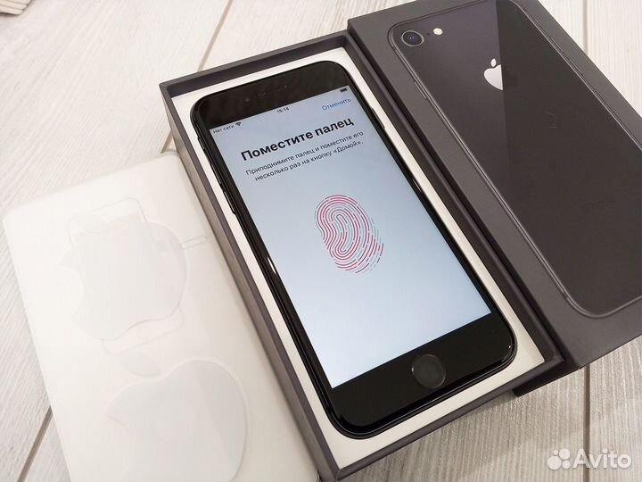 iPhone 8, 64 ГБ