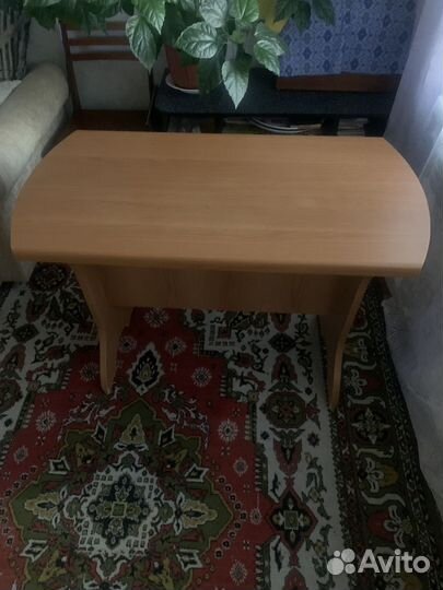 Кухонный стол