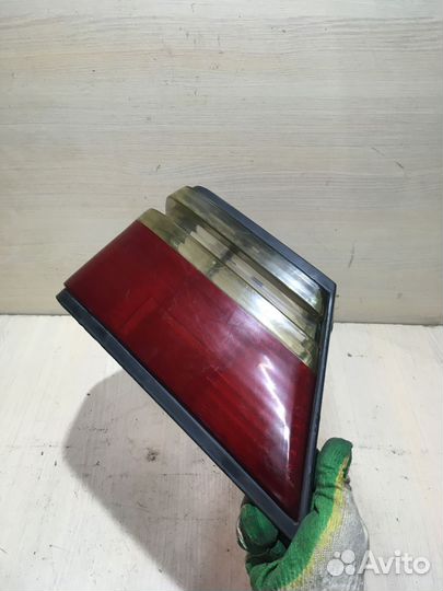 Задний левый фонарь Mercedes w124 седан