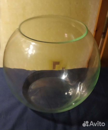 Круглая стеклянная ваза