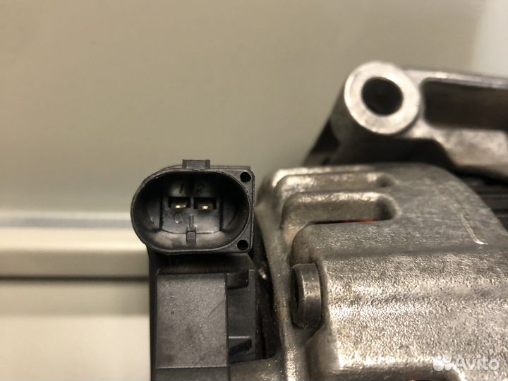 Б/У Б/У Генератор на Мерседес 0121715014 Bosch