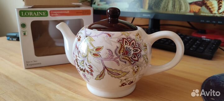 Заварочный чайник и масленка