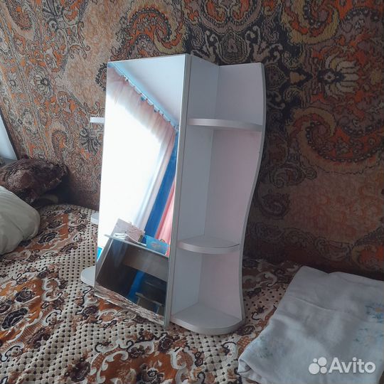 Полка настенная