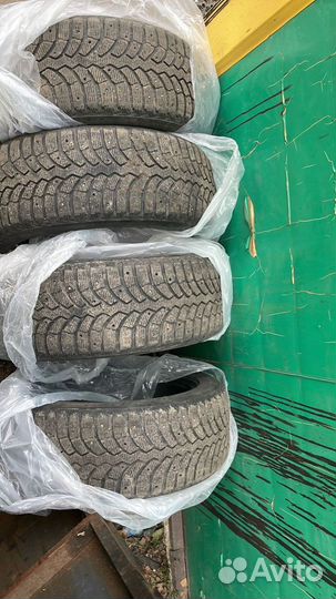 Bridgestone Blizzak Ice 215/55 R17