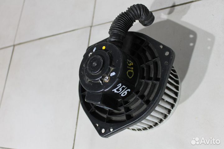 Моторчик отопителя Nissan Hyundai Ssang Yong Opel