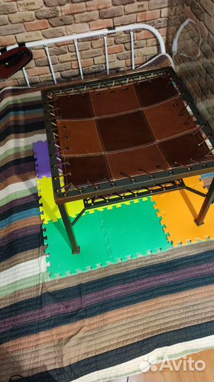 Декоративный журнальный столик