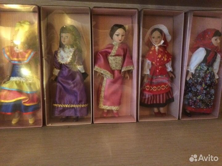 Продам коллекция кукол национальности