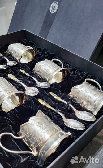 Набор посеребренных подстаканников с ложками