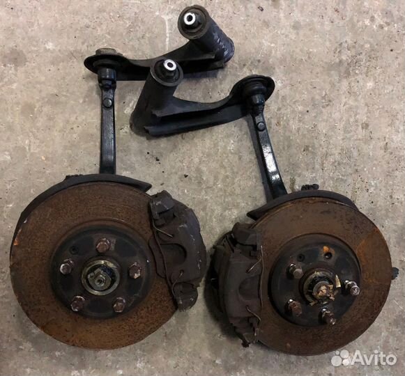 Ступица передняя левая в сборе Mercedes W210 E320