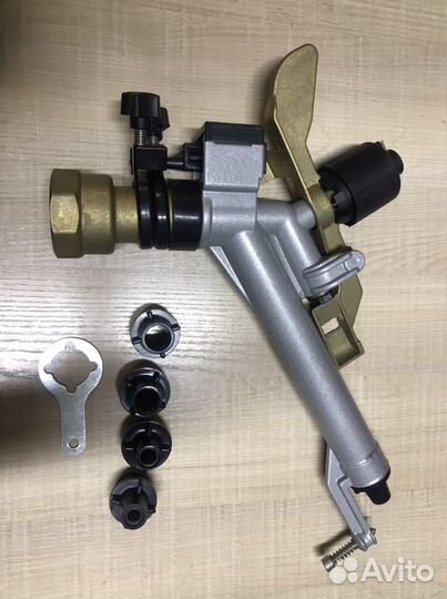 Дождеватель для полива растений на даче