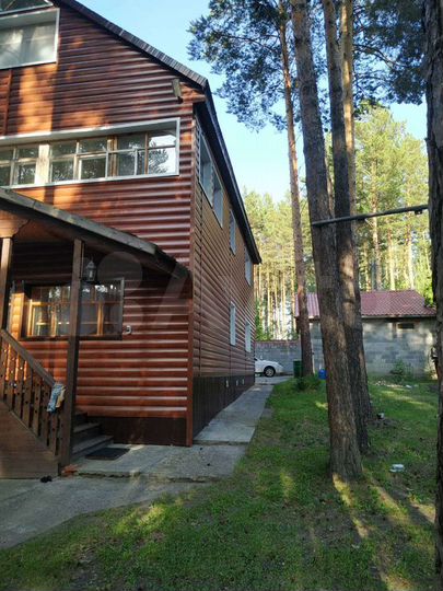 Коттедж 250 м² на участке 10 сот.