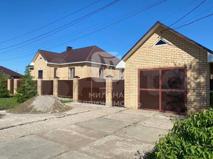 Дом 289,8 м² на участке 15,2 сот.