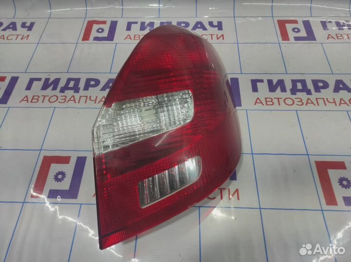 Фонарь задний правый Skoda Fabia. Дефект. Аналог