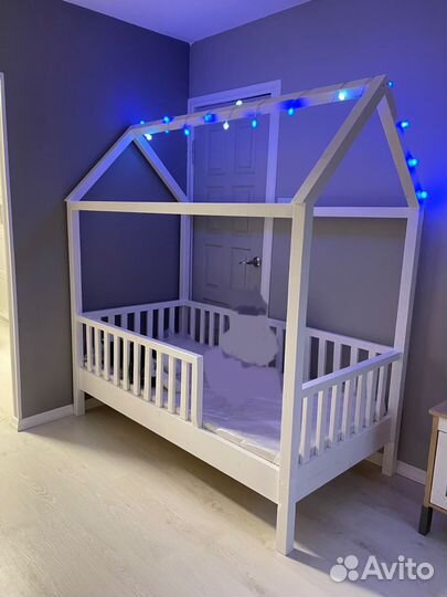 Детская кровать домик