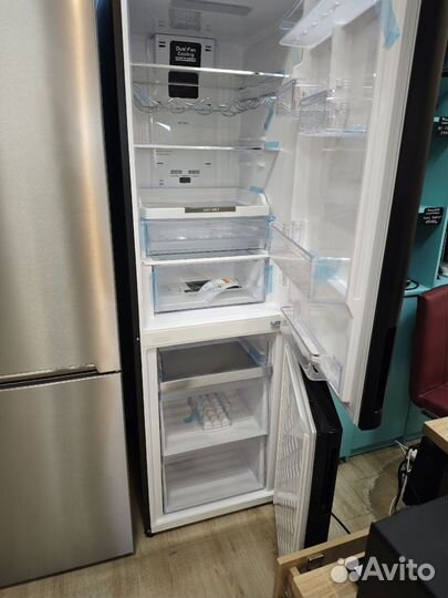 Холодильник Hitachi R-BG 410 PUC6X GBK черный