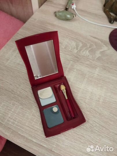 Тени для век Yves Rosher