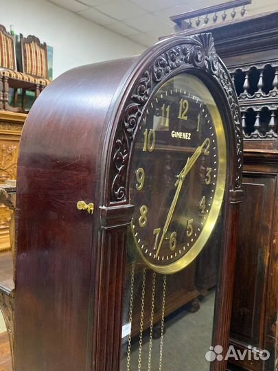 Старинные напольные часы