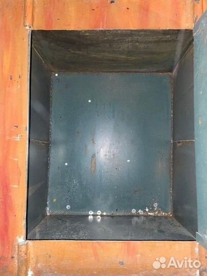 Сейф металлический