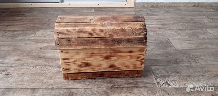 Сундук деревянный