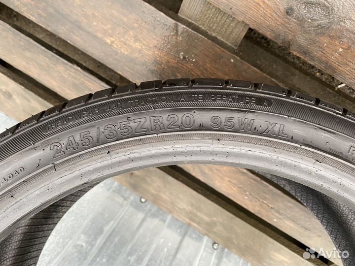 Winrun R330 245/35 R20 95W