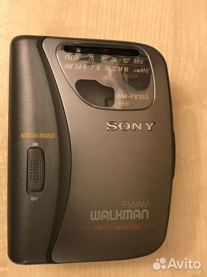 Кассетный аудиоплеер Sony Walkman наушники