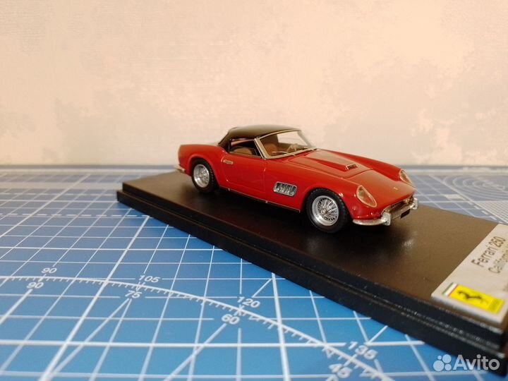 Ferrari 250 LWB 1/43 Look Smart