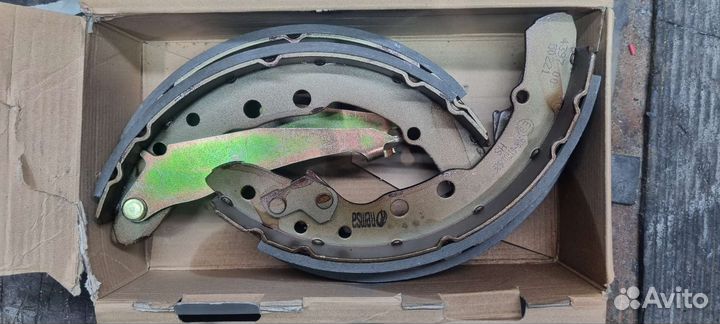 Задние тормозные колодки Audi 80